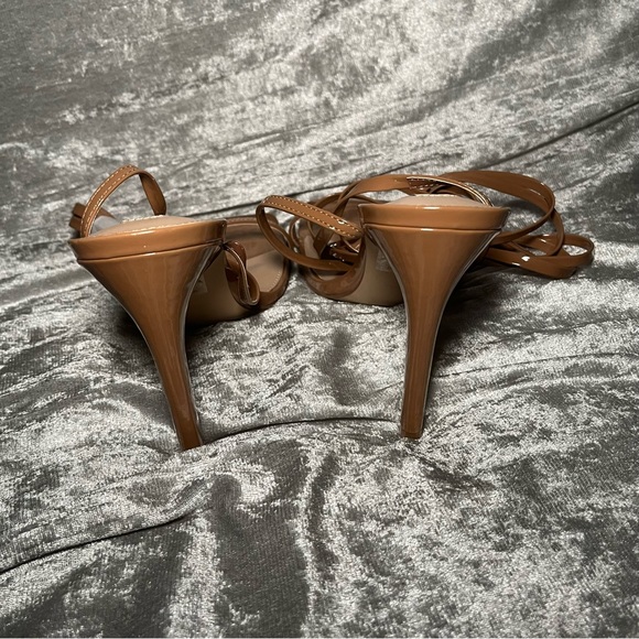 NEW Steve Madden Square Toe Uplift Heel Camel Patent Women’s 11 UPLI02S1 - Picture 5 of 7